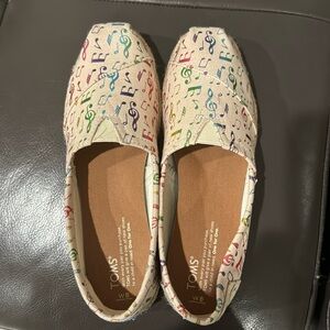 TOMS brand new shoes